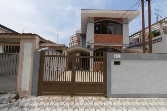 Fachada de casa para alugar com 2 quartos, 140m² em Embaré, Santos