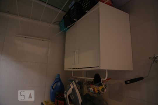 Area de serviço de casa de condomínio para alugar com 3 quartos, 99m² em Vila Salete, São Paulo