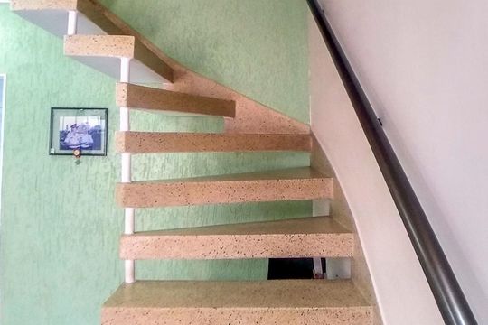 Escada de casa à venda com 3 quartos, 180m² em Baeta Neves, São Bernardo do Campo