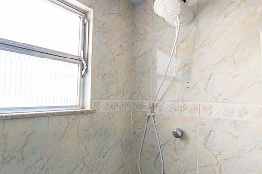 Banheiro Social de apartamento para alugar com 2 quartos, 75m² em Fonseca, Niterói