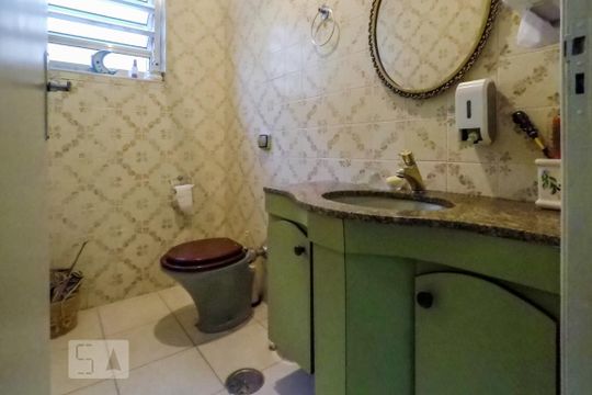 Banheiro de casa à venda com 3 quartos, 200m² em Bosque da Saúde, São Paulo