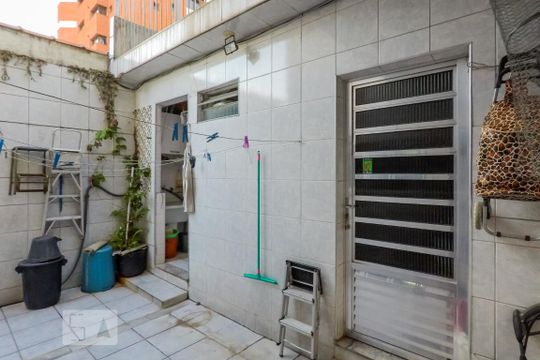 Quintal de casa à venda com 3 quartos, 200m² em Bosque da Saúde, São Paulo
