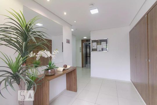 Hall de apartamento à venda com 3 quartos, 74m² em Jardim Prudência, São Paulo
