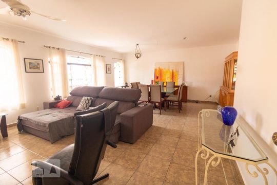 Sala de casa à venda com 4 quartos, 354m² em Vila Gilda, Santo André