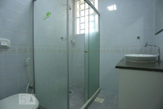 Banheiro Social de apartamento à venda com 2 quartos, 55m² em Tijuca, Rio de Janeiro