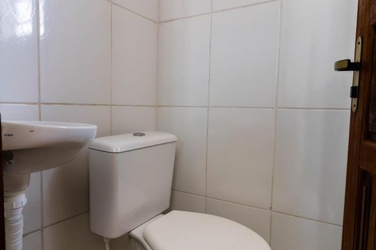 Banheiro de casa para alugar com 1 quarto, 65m² em Vila Brasilina, São Paulo
