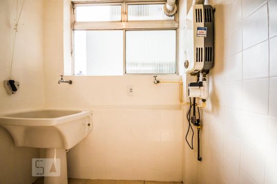 Área de Serviço de apartamento para alugar com 2 quartos, 88m² em Bonfim, Campinas