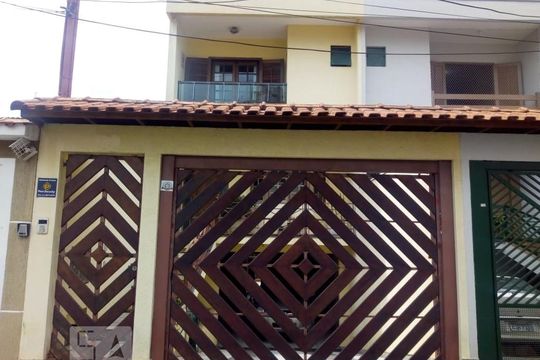 Fachada de casa à venda com 3 quartos, 233m² em Vila Floresta, Santo André
