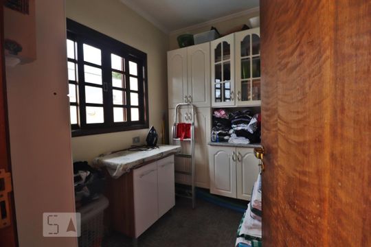 Quarto de Serviço de casa à venda com 3 quartos, 233m² em Vila Floresta, Santo André