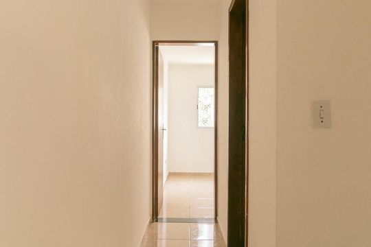 Corredor de casa de condomínio para alugar com 2 quartos, 60m² em Vila Granada, São Paulo