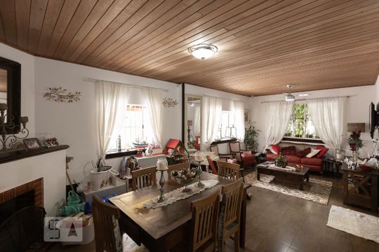 Sala de casa para alugar com 4 quartos, 260m² em Liberdade, São Paulo