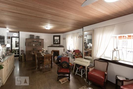 Casa para alugar com 4 quartos, 260m² em Liberdade, São Paulo