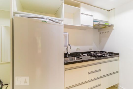 Cozinha de kitnet/studio para alugar com 1 quarto, 34m² em Consolação, São Paulo