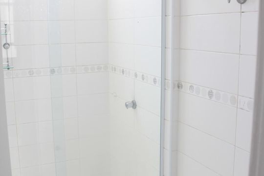 Banheiro de apartamento para alugar com 2 quartos, 57m² em Jardim Santa Teresa, Jundiaí