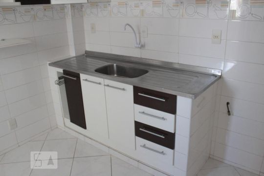 Cozinha de apartamento para alugar com 2 quartos, 57m² em Jardim Santa Teresa, Jundiaí