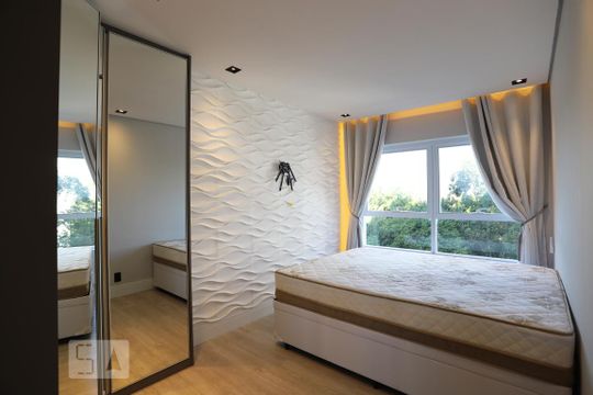 Suíte de apartamento para alugar com 2 quartos, 67m² em Empresarial 18 do Forte, Barueri