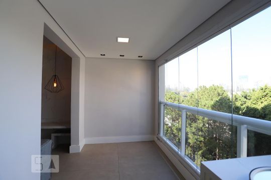 Varanda de apartamento para alugar com 2 quartos, 67m² em Empresarial 18 do Forte, Barueri