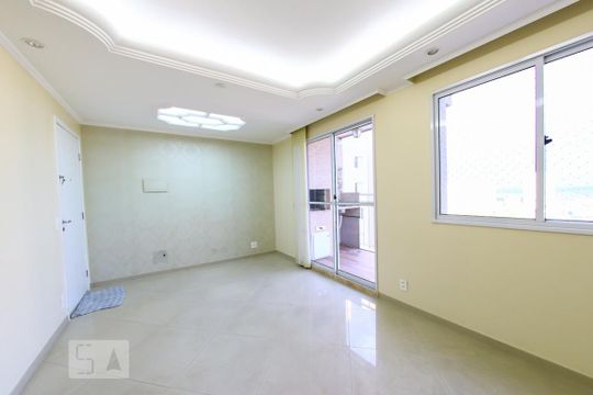 Sala de apartamento para alugar com 3 quartos, 70m² em Vila das Bandeiras, Guarulhos