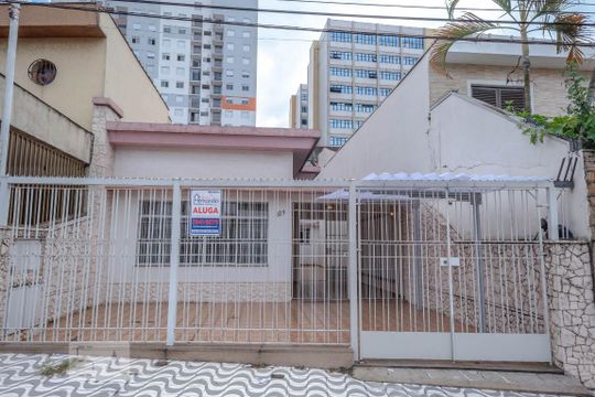 Fachada de casa à venda com 2 quartos, 171m² em Vila Moreira, São Paulo