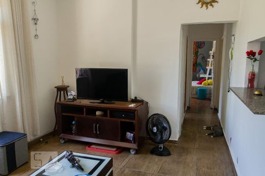sala e corredor para quartos e banheiro de apartamento à venda com 2 quartos, 89m² em Tijuca, Rio de Janeiro