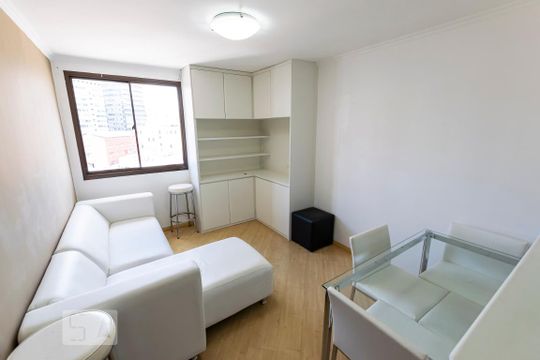 Sala de apartamento para alugar com 1 quarto, 47m² em Aclimação, São Paulo