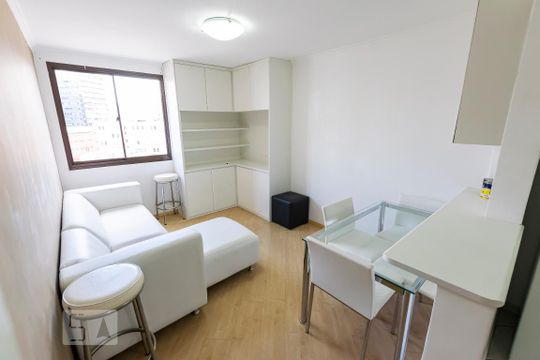 Apartamento para alugar com 1 quarto, 47m² em Aclimação, São Paulo