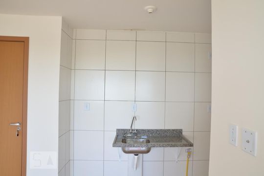 Cozinha de kitnet/studio para alugar com 1 quarto, 33m² em Ceilândia Norte (ceilândia), Brasília