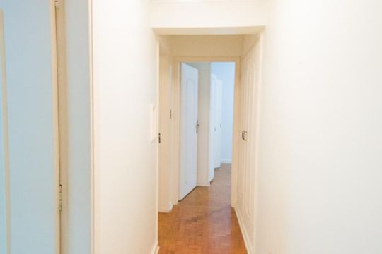 Corredor de apartamento à venda com 3 quartos, 118m² em Aclimação, São Paulo