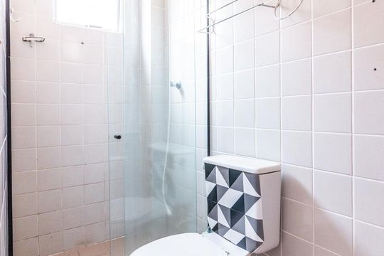 Banheiro da suíte de apartamento para alugar com 3 quartos, 67m² em Buritis, Belo Horizonte