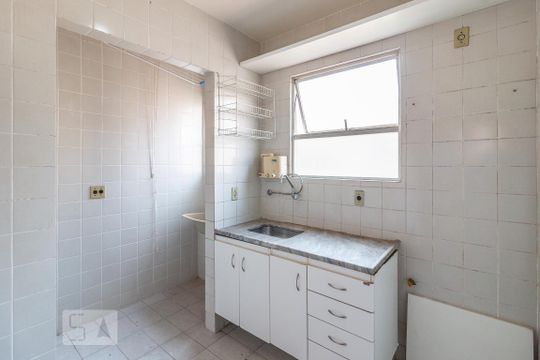 Cozinha de apartamento para alugar com 3 quartos, 67m² em Buritis, Belo Horizonte