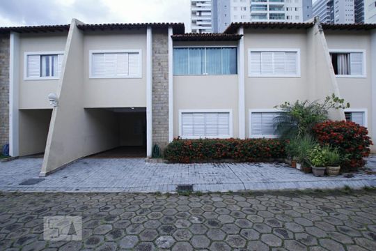 Fachada da Casa de casa de condomínio para alugar com 3 quartos, 170m² em Setor Bueno, Goiânia