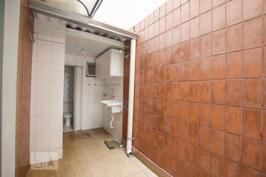 Área de Serviço de casa de condomínio para alugar com 3 quartos, 170m² em Setor Bueno, Goiânia