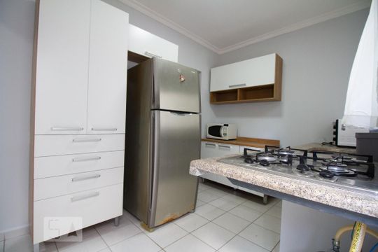Cozinha de apartamento para alugar com 1 quarto, 30m² em Cidade Monções, São Paulo