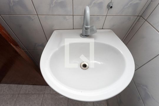 Banheiro de apartamento para alugar com 2 quartos, 65m² em Piraporinha, Diadema