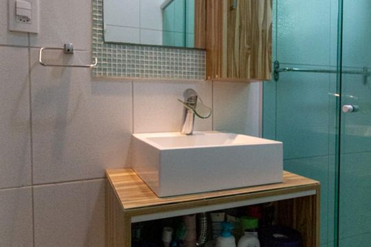 Banheiro de apartamento para alugar com 2 quartos, 50m² em Botafogo, Rio de Janeiro