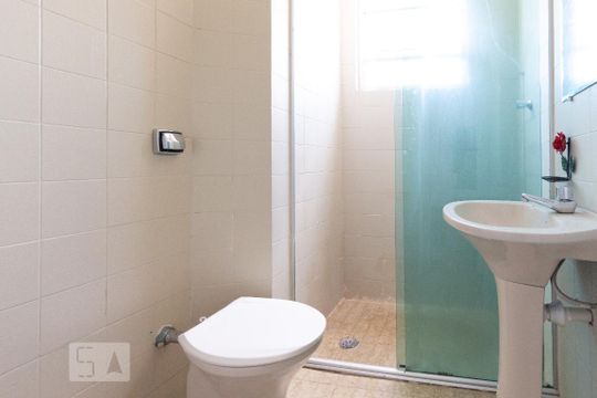 Banheiro de apartamento à venda com 1 quarto, 44m² em Vila Guarani (z Sul), São Paulo
