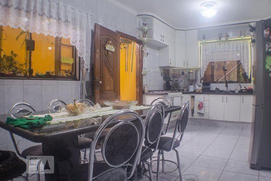 Cozinha de apartamento à venda com 3 quartos, 125m² em Vila Nhocuné, São Paulo
