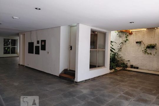 Hall social de apartamento à venda com 3 quartos, 110m² em Vila Paulista, São Paulo