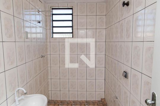 Banheiro de apartamento para alugar com 1 quarto, 40m² em Piraporinha, Diadema