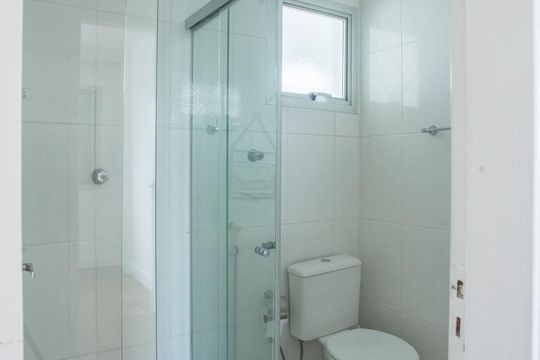 Banheiro 1  de apartamento para alugar com 2 quartos, 62m² em Santa Teresinha, São Paulo