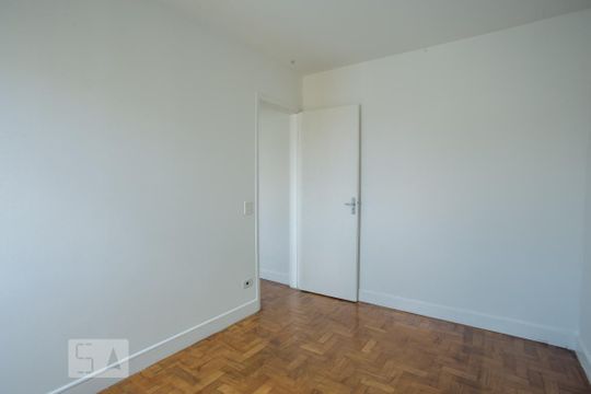 Quarto 2  de apartamento para alugar com 2 quartos, 62m² em Santa Teresinha, São Paulo