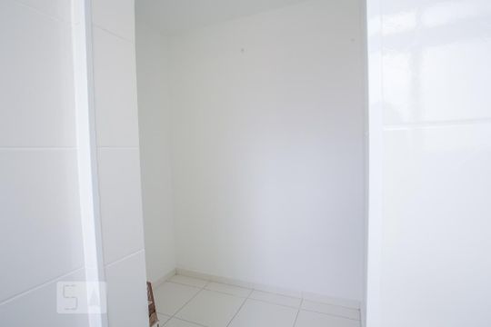 Área de serviço de apartamento para alugar com 2 quartos, 62m² em Santa Teresinha, São Paulo