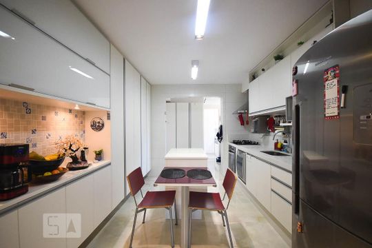 Cozinha de apartamento à venda com 3 quartos, 142m² em Paraíso do Morumbi, São Paulo