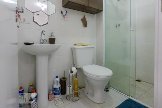 Banheiro de kitnet/studio à venda com 1 quarto, 38m² em Cambuci, São Paulo