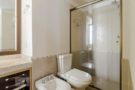 Banheiro de apartamento à venda com 1 quarto, 46m² em Cerqueira César, São Paulo