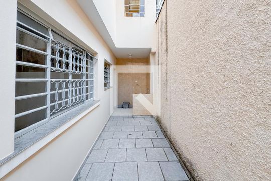 Área comum de casa à venda com 4 quartos, 200m² em Vila Monumento, São Paulo