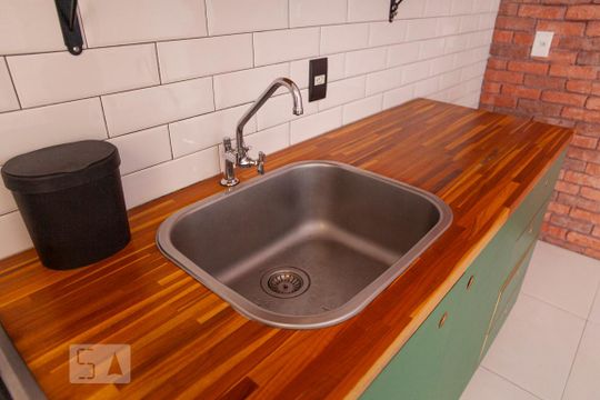 Cozinha de apartamento para alugar com 1 quarto, 33m² em Barra Funda, São Paulo