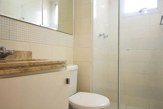 Banheiro de apartamento para alugar com 2 quartos, 49m² em Vila Andrade, São Paulo