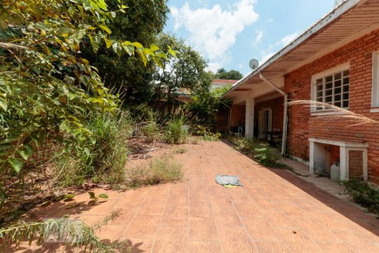 Quintal de casa para alugar com 5 quartos, 450m² em Sumaré, São Paulo