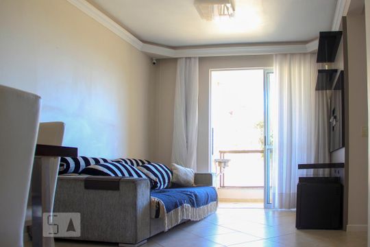 Sala de apartamento para alugar com 2 quartos, 74m² em João Paulo, Florianópolis